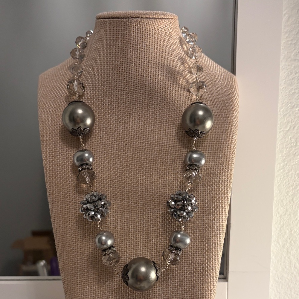 Stunning Silver and Crystal Necklace